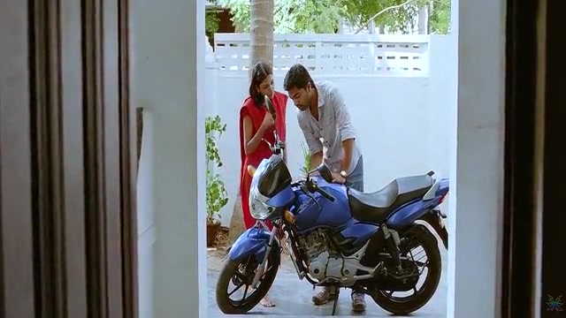 Vinnaithaandi Varuvaayaa HD Sample.mp4